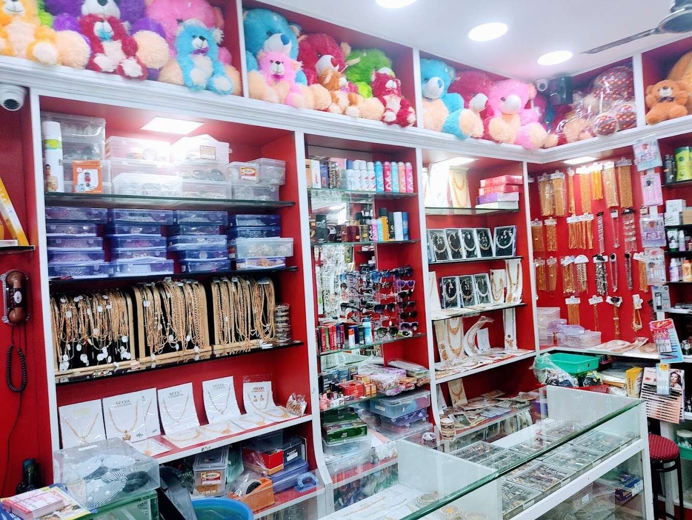Henshika Fancy Store